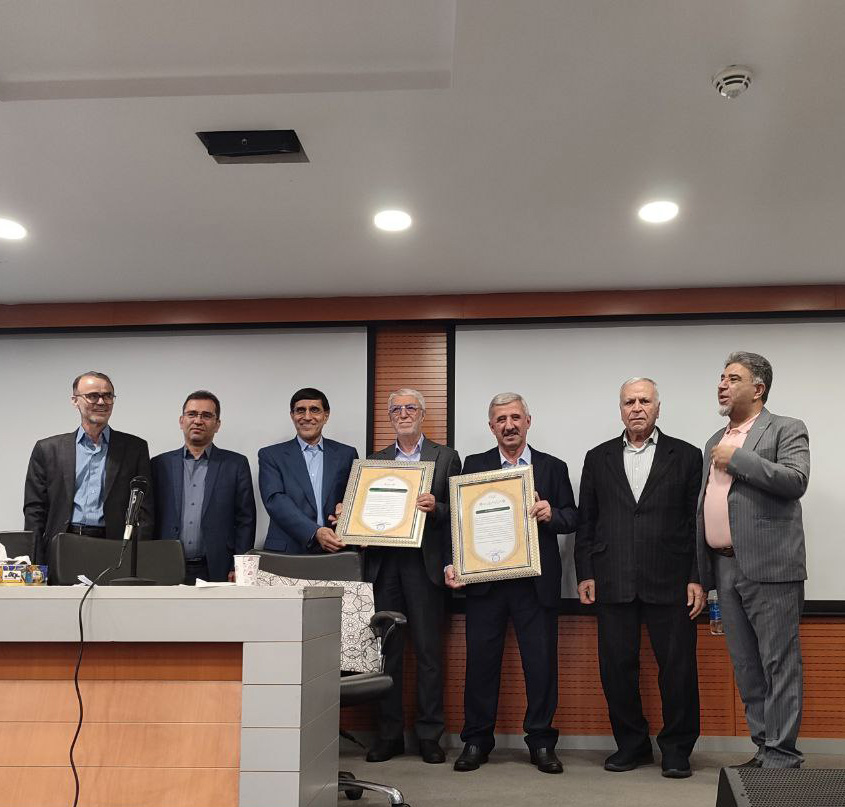 تقدیر از دکتر جلیلی رییس موسسه آموزش عالی فردوس در نوزدهمین مجمع عمومی اتحادیه دانشگاه‌ها و مؤسسات غیردولتی کشور
